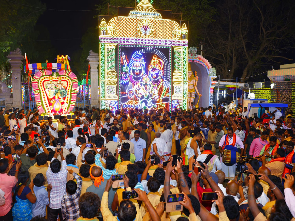 Maha_20Shivaratri_202026_20Brahmotsavam_20At_20Srisailam_20HD_20Photos__20_285_29.jpg 5
