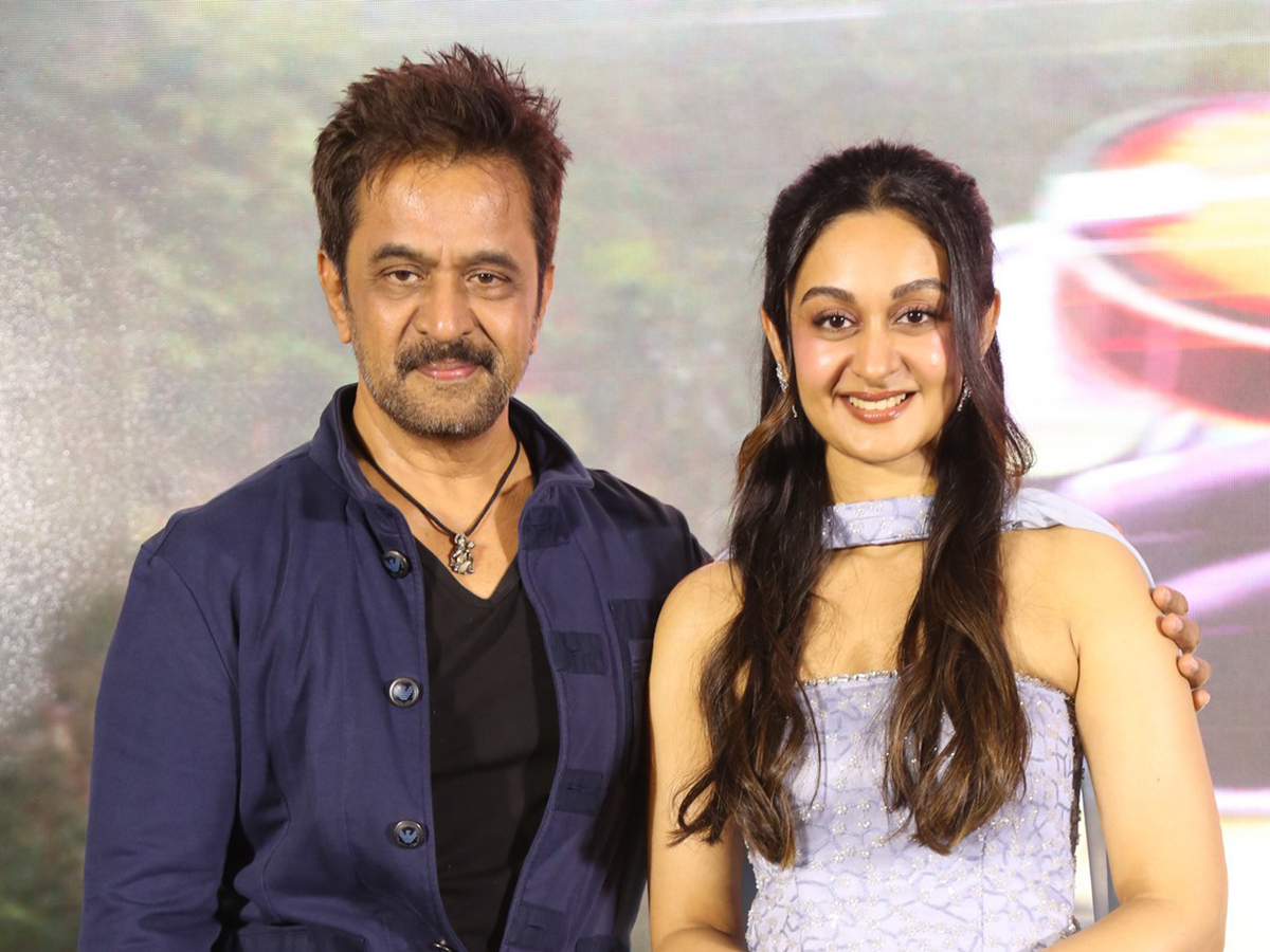 Seetha_20Payanam_20Movie_20Pre_20Release_20Event_20Photos__20_2821_29.jpg 21