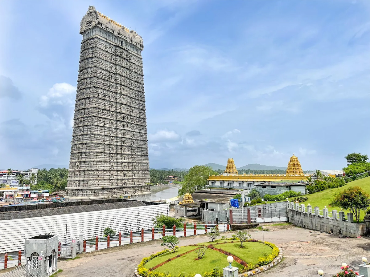 Maha_20Shivaratri_202026_20_20Shri_20Murudeshwara_20Shiva_20Temple_20HD_20Photos__20_2816_29.jpg 16