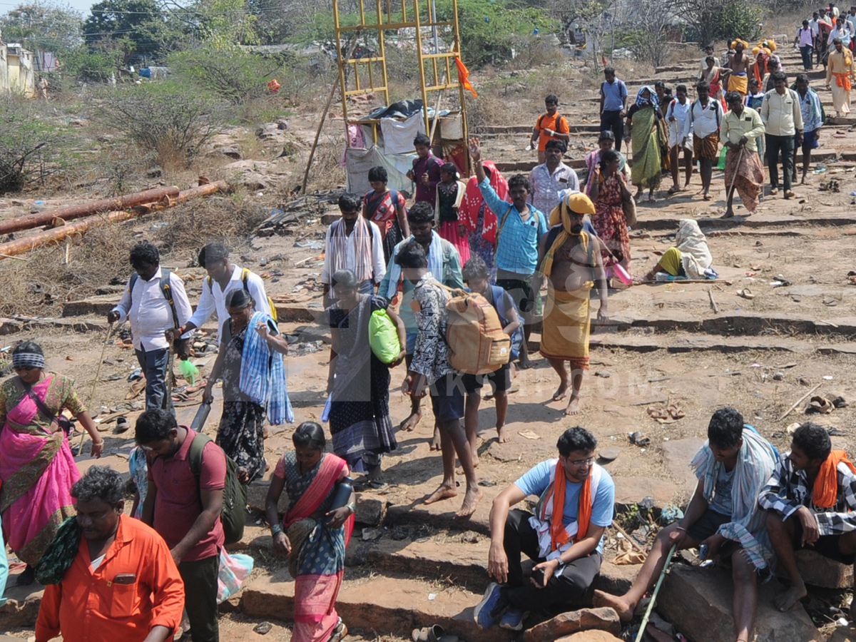 Shiva_20Devotees_20Walking_20To_20Srisailam_20Photos_20_2810_29.jpg 11