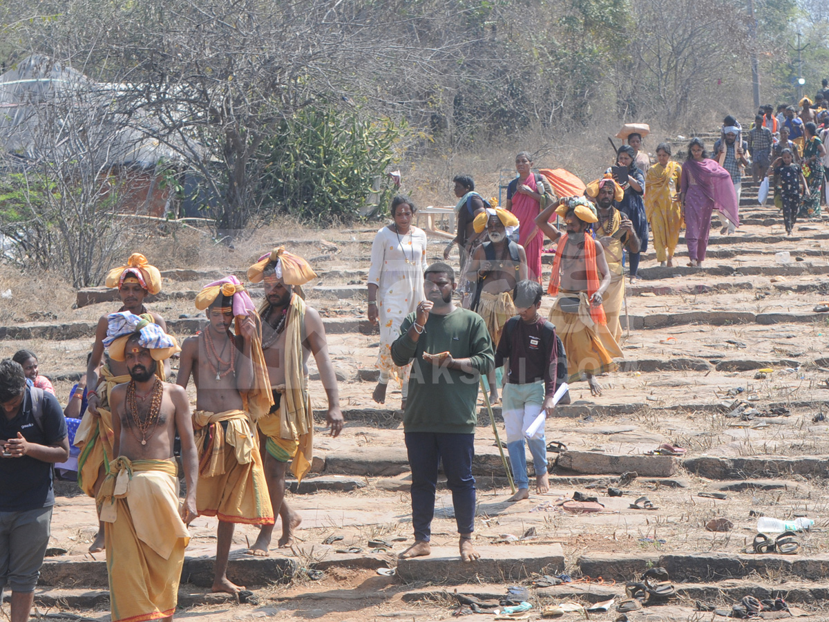 Shiva_20Devotees_20Walking_20To_20Srisailam_20Photos_20_2812_29.jpg 12