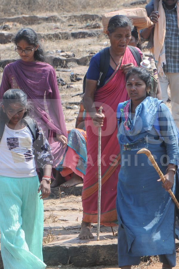 Shiva_20Devotees_20Walking_20To_20Srisailam_20Photos_20_2814_29.jpg 14