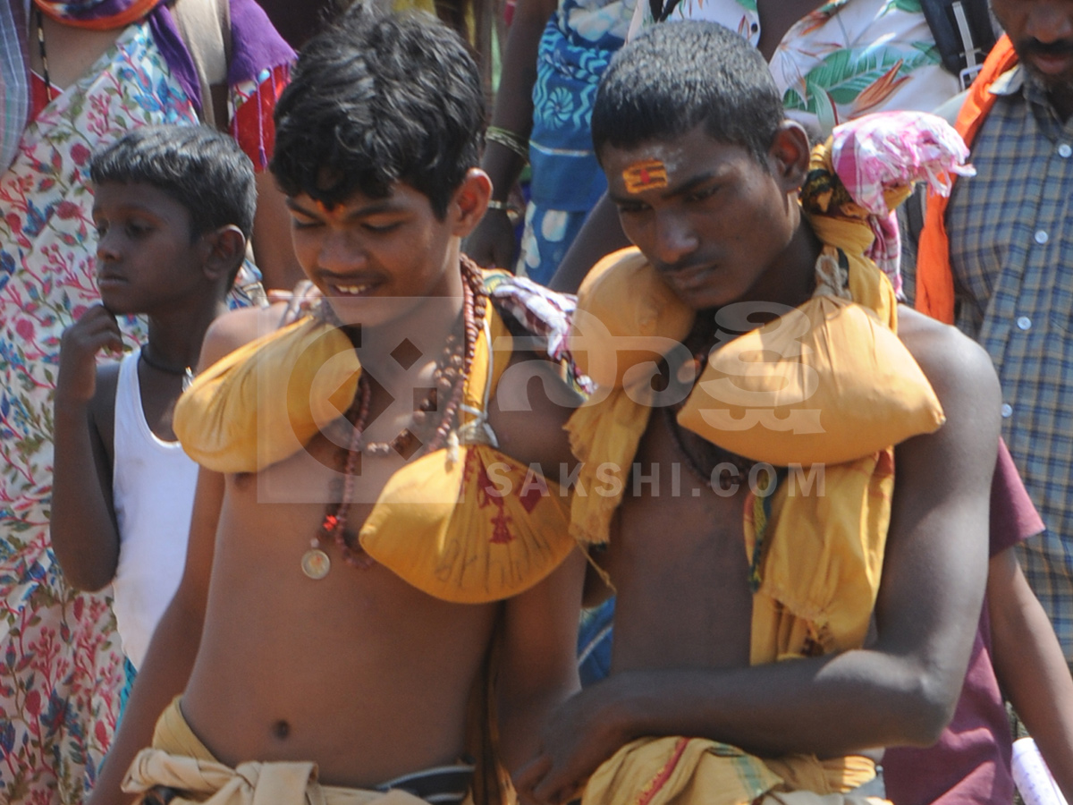Shiva_20Devotees_20Walking_20To_20Srisailam_20Photos_20_2822_29.jpg 22