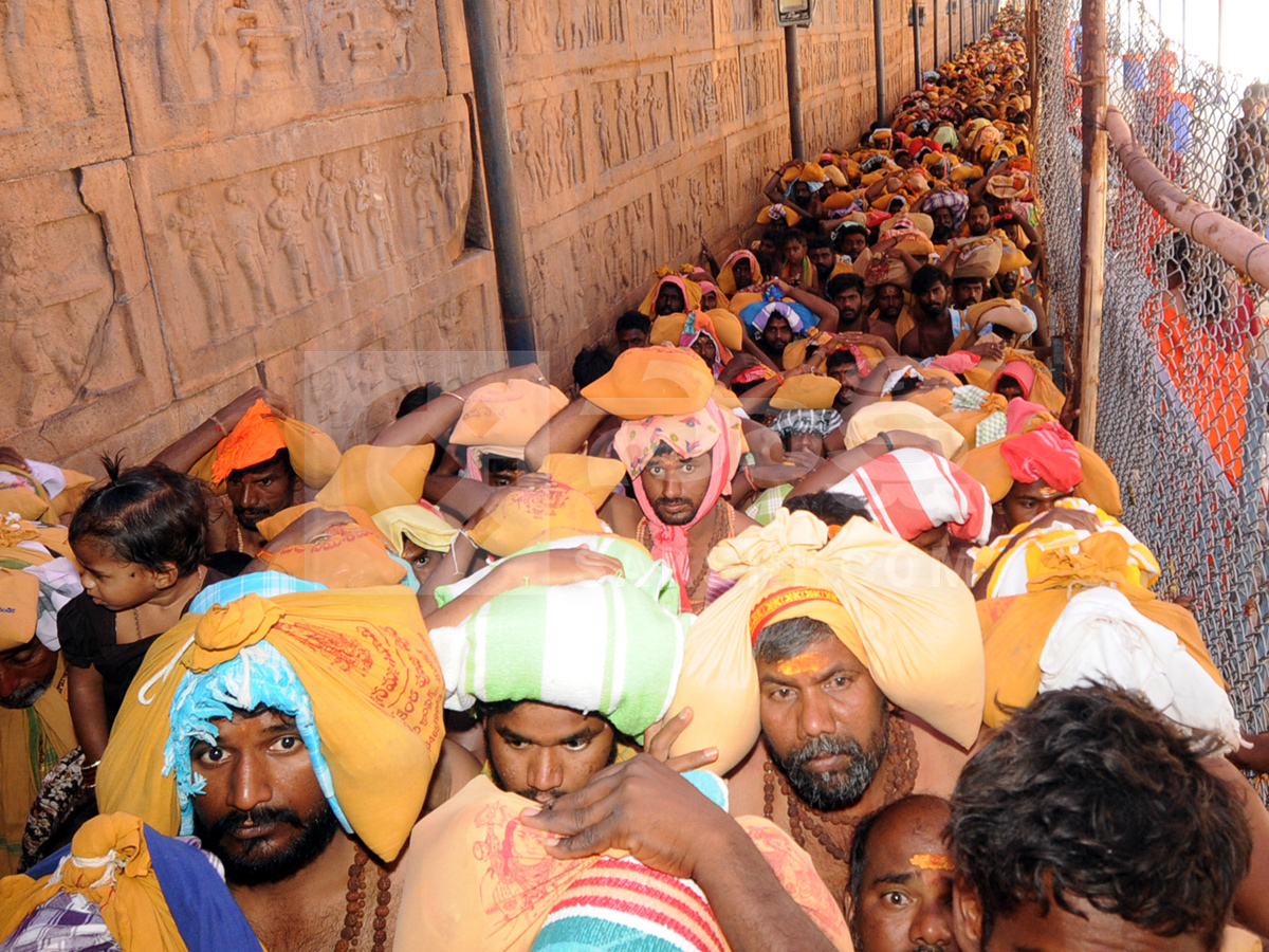 Shiva_20Devotees_20Walking_20To_20Srisailam_20Photos_20_2826_29.jpg 26