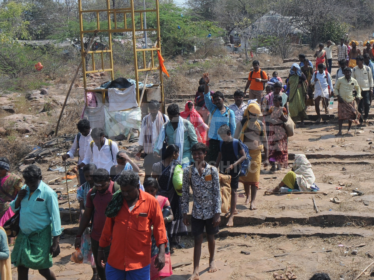 Shiva_20Devotees_20Walking_20To_20Srisailam_20Photos_20_289_29.jpg 10