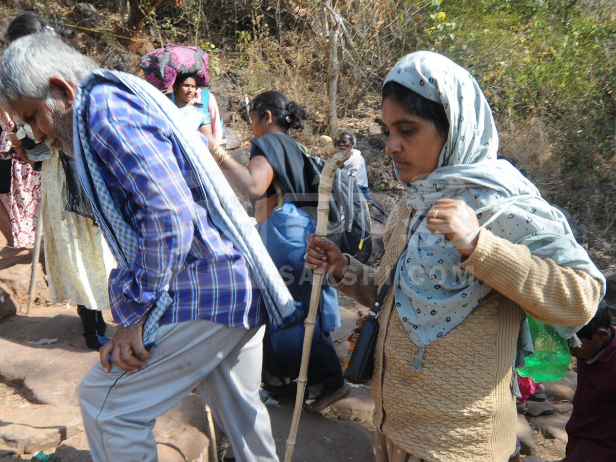 Huge_20Shiva_20Devotees_20Walking_20To_20Srisailam_20Photos_20_2822_29.jpg 23