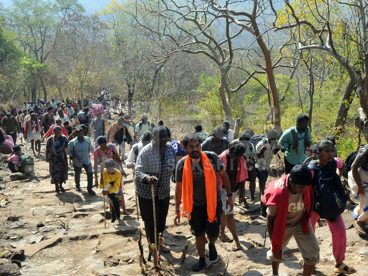 Huge_20Shiva_20Devotees_20Walking_20To_20Srisailam_20Photos_20_2829_29.jpg 1
