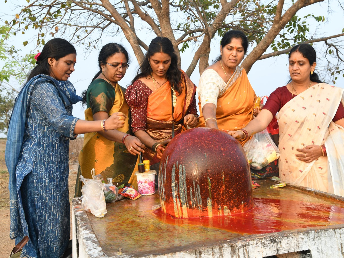 Maha_20shivratri_20Keesaragutta_20Temple_20Photos_20_285_29.jpg 5