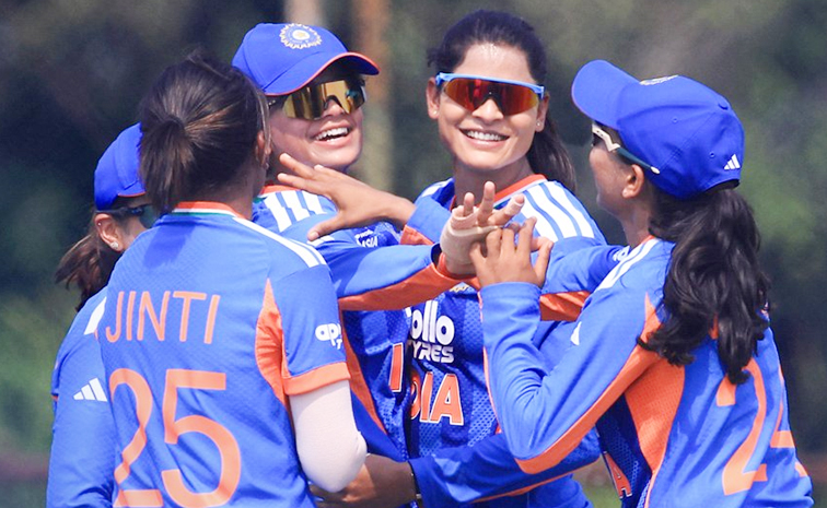 indvspakwomen.jpg