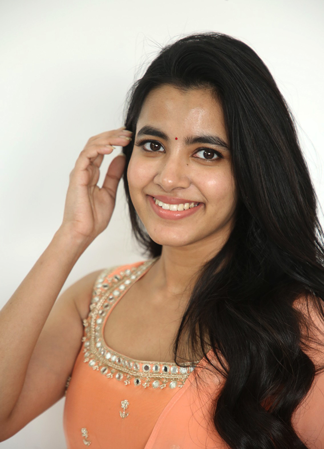 Actress_20Shivani_20Nagaram_20Exclusive_20Hilarious_20Interview_20HD_20Photos__20_2817_29.jpg 17