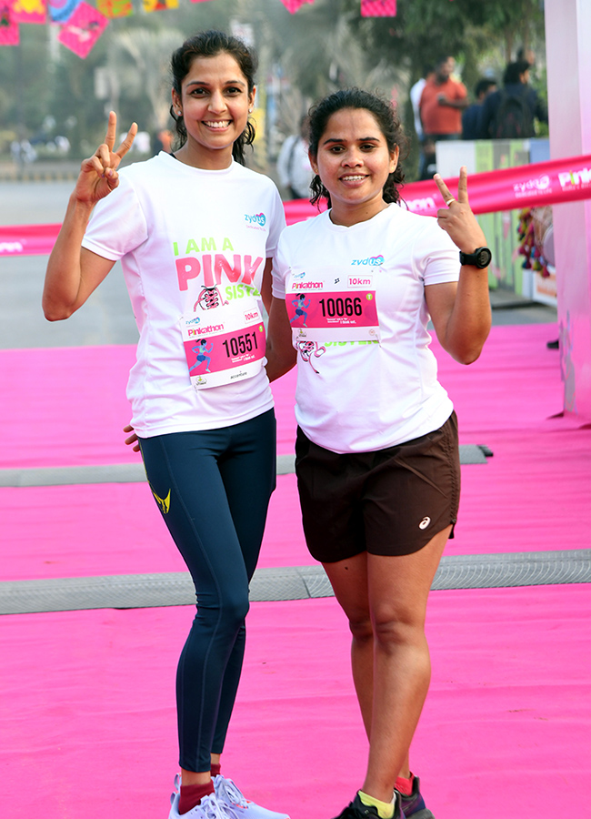 Women_20Pinkathon_20Run_20in_20full_20swing_20on_20Necklace_20Road__20_2819_29.jpg 19