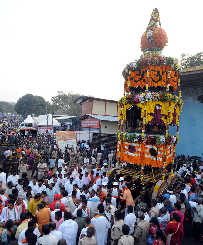 Srisailam_20Mallanna_20Swamy_20Rathotsavam_20HD_20Photos__20_283_29.jpg 3