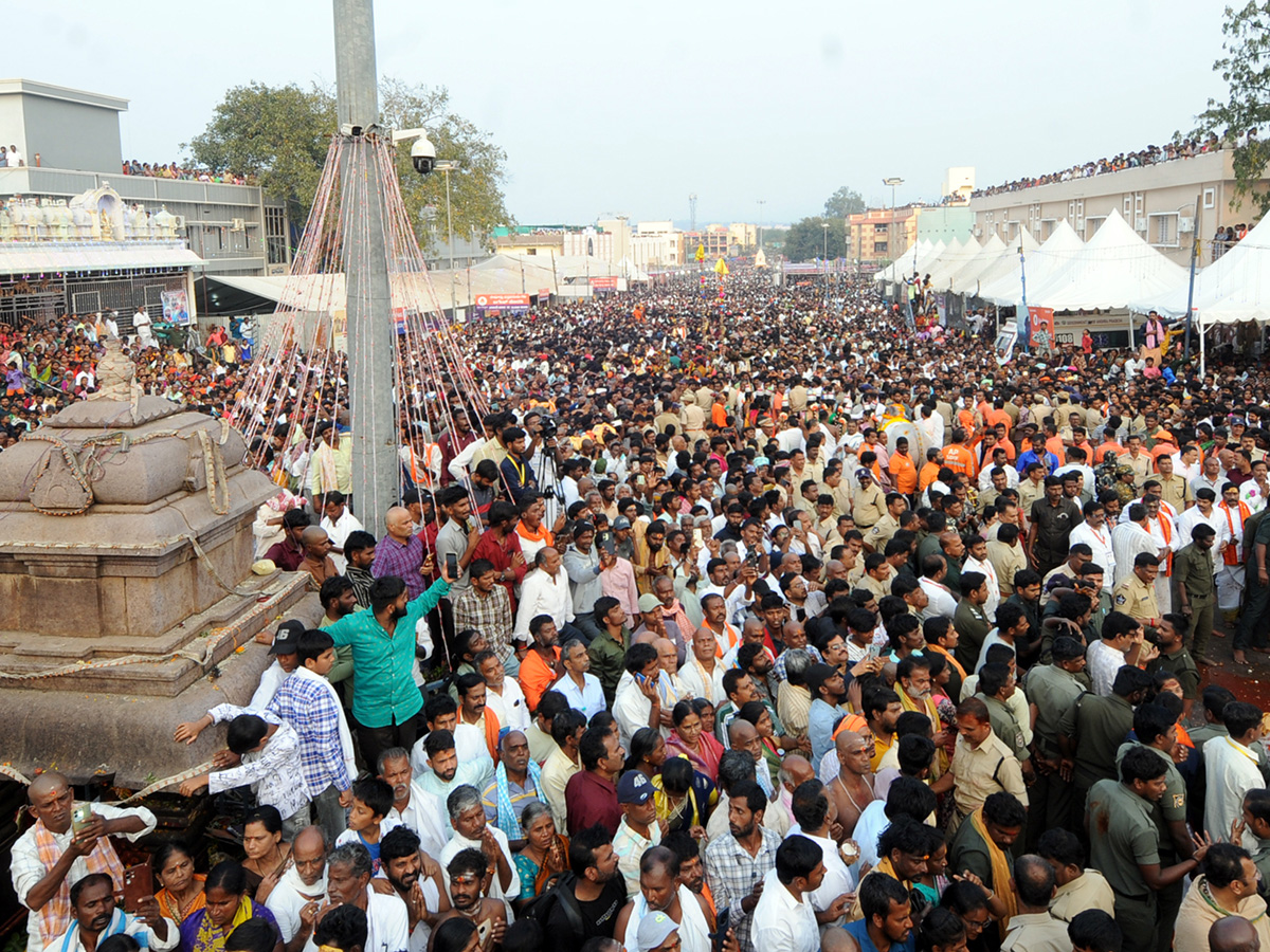 Srisailam_20Mallanna_20Swamy_20Rathotsavam_20HD_20Photos__20_288_29.jpg 8