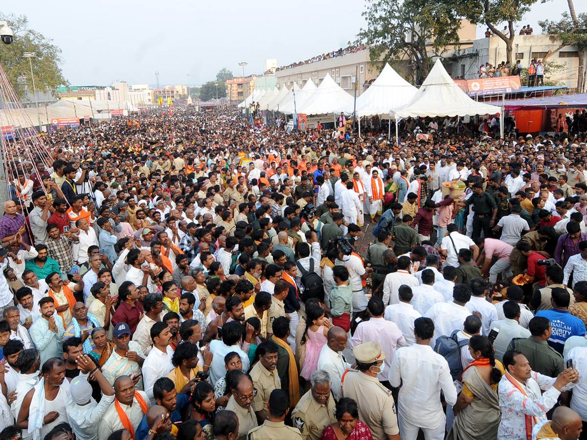 Srisailam_20Mallanna_20Swamy_20Rathotsavam_20HD_20Photos__20_289_29.jpg 9