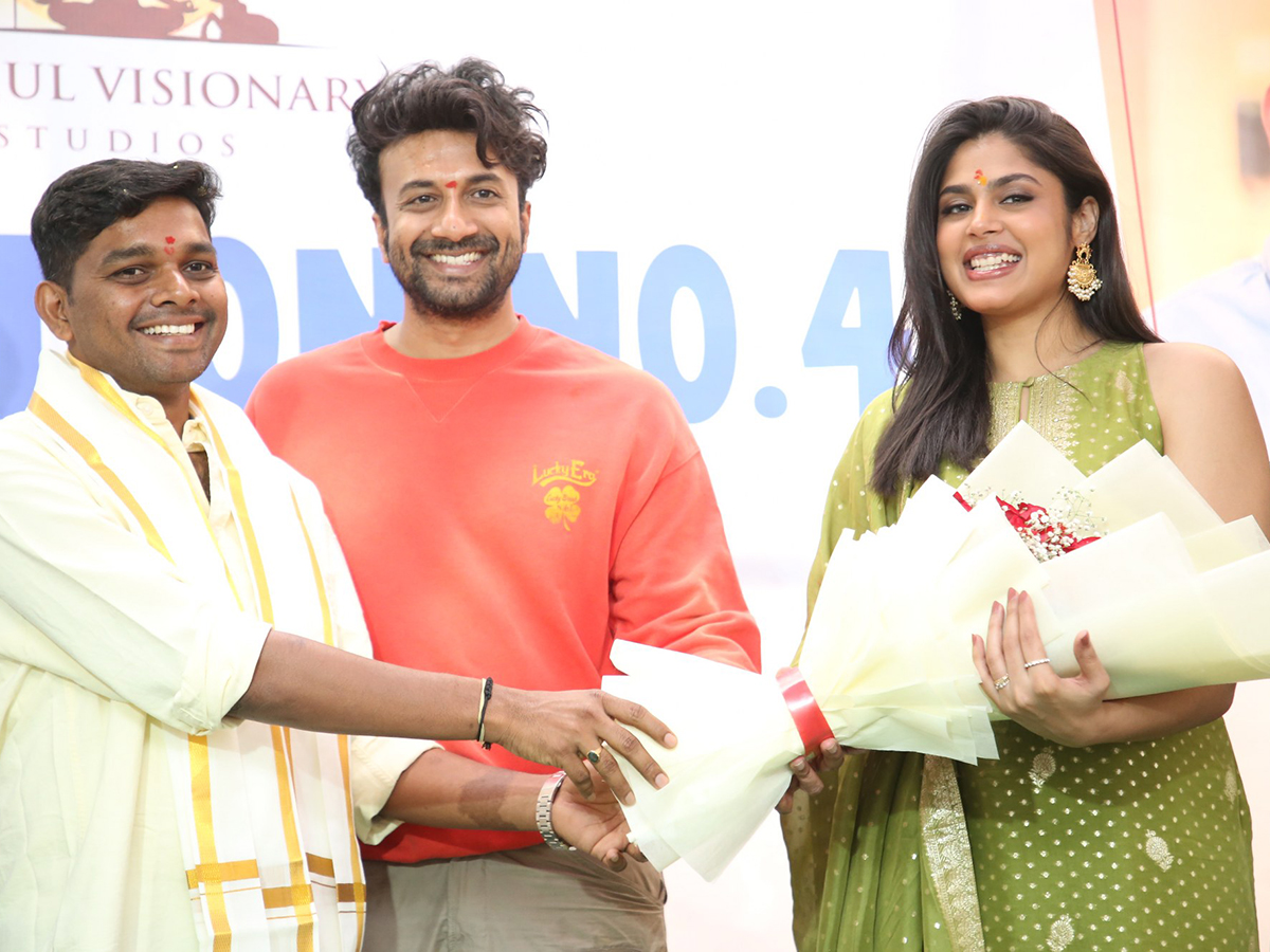 Satyadev_20New_20Movie_20Opening__20_288_29.jpg 8