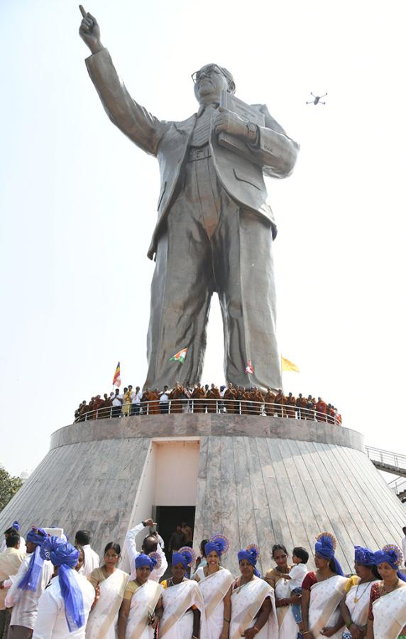 Hussain_20Sagar_20_20Buddha_20refuge_20is_20Gachchami__20_2812_29.jpg 12