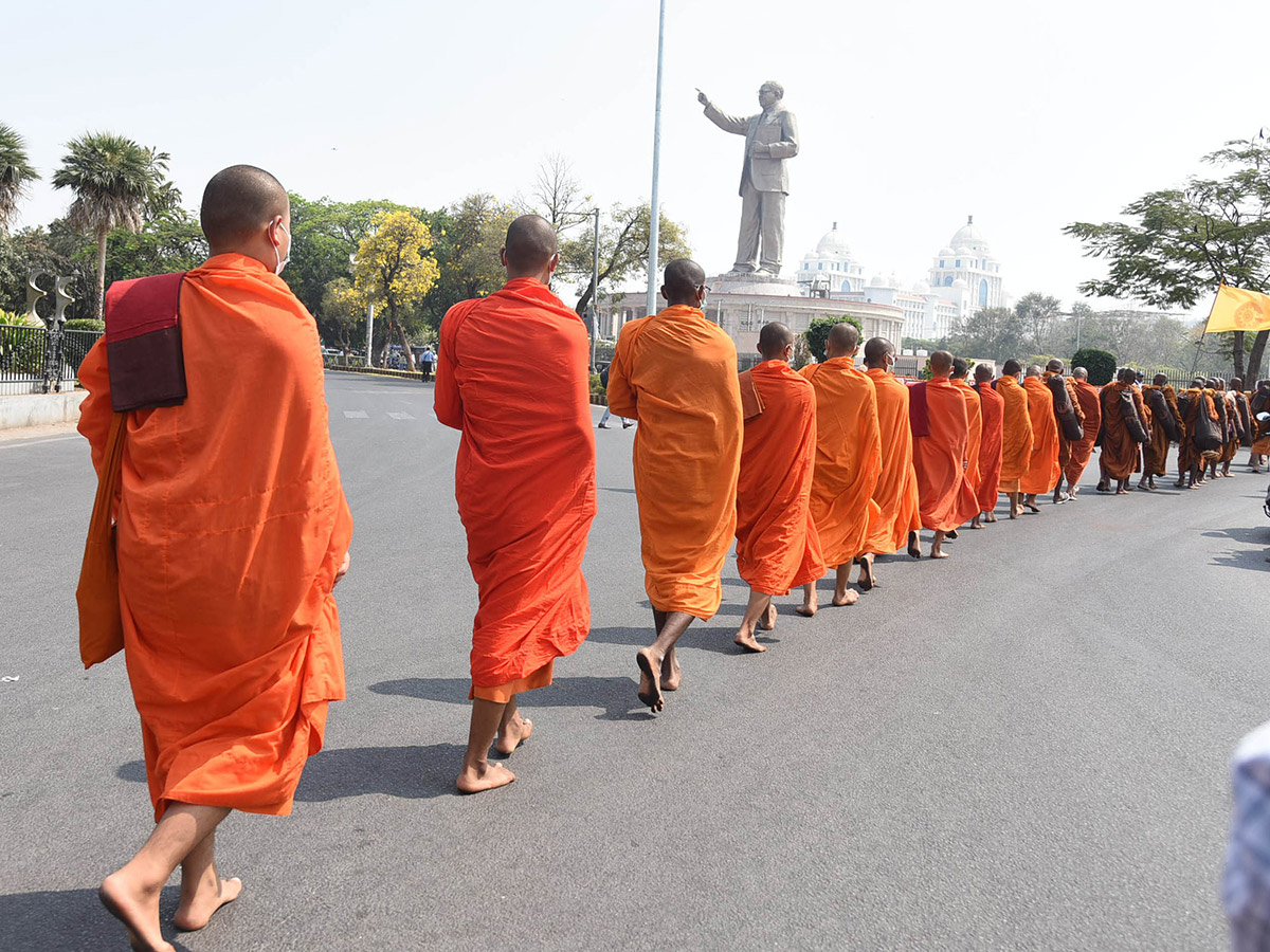 Hussain_20Sagar_20_20Buddha_20refuge_20is_20Gachchami__20_282_29.jpg 2
