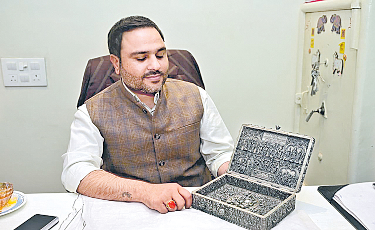 Silver-Wedding-Box.jpg