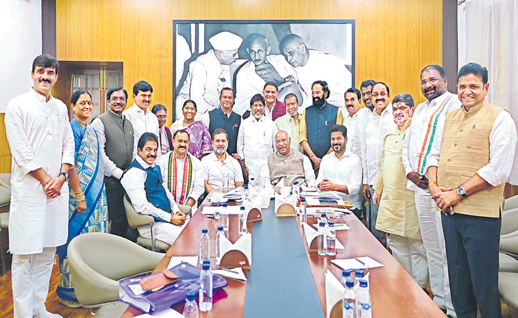 CM-DELHI.jpg