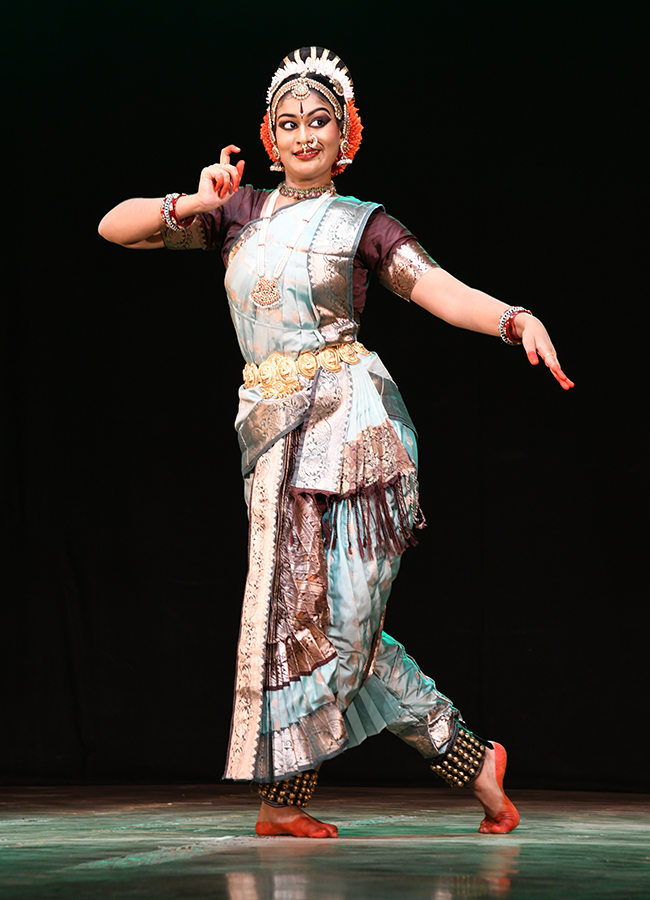 kuchipudi_20dance_20in_20hyderabad__20_2810_29.jpg 10