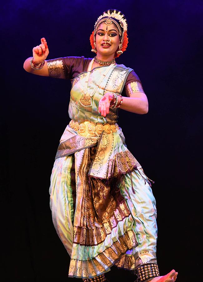 kuchipudi_20dance_20in_20hyderabad__20_2818_29.jpg 18