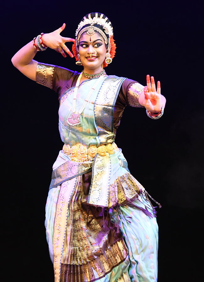 kuchipudi_20dance_20in_20hyderabad__20_2819_29.jpg 19