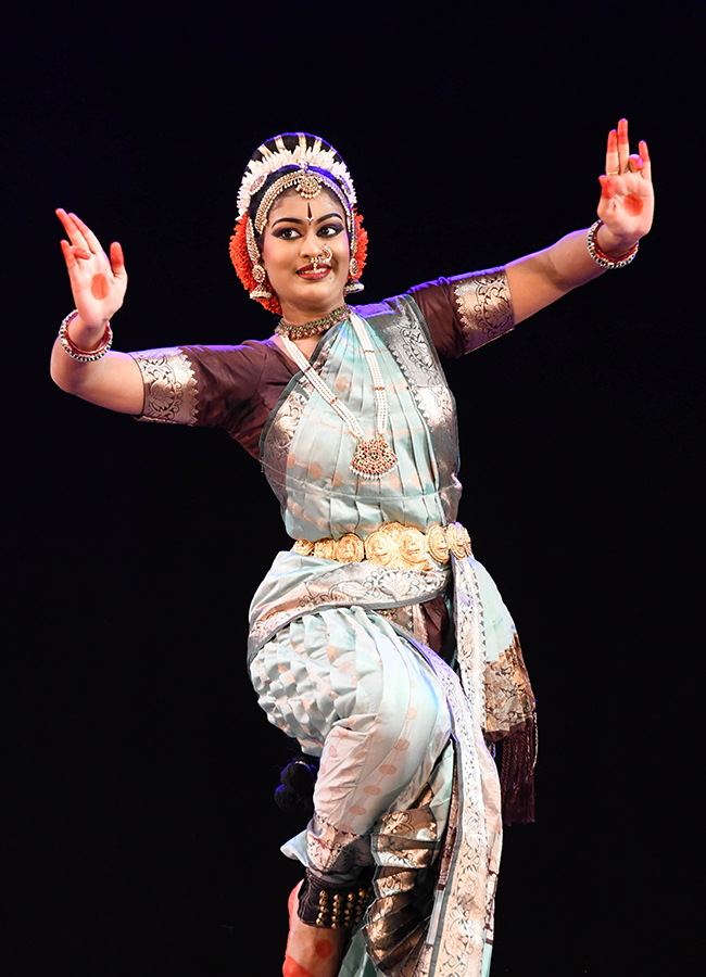 kuchipudi_20dance_20in_20hyderabad__20_2821_29.jpg 21