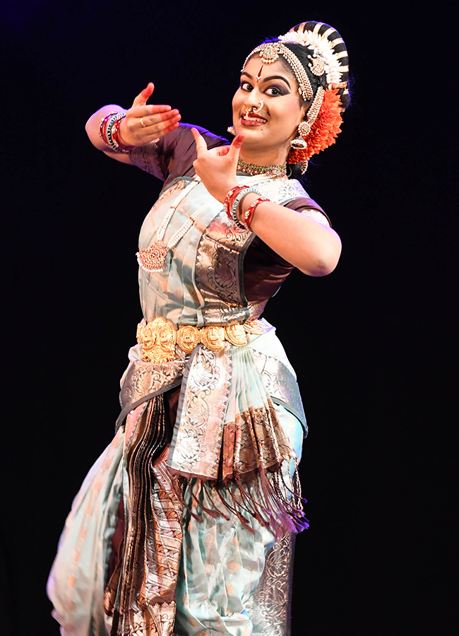 kuchipudi_20dance_20in_20hyderabad__20_2822_29.jpg 22