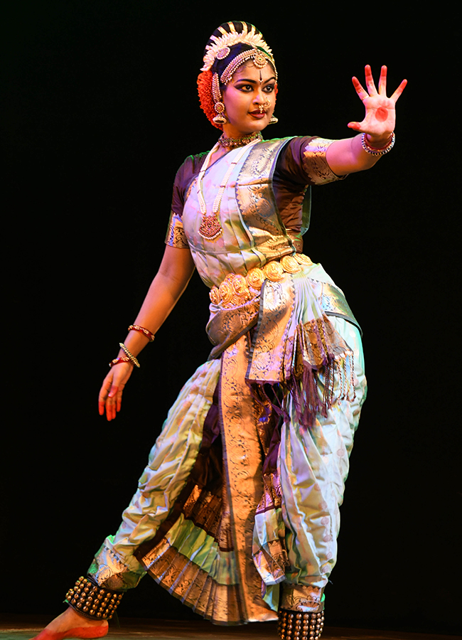 kuchipudi_20dance_20in_20hyderabad__20_283_29.jpg 3