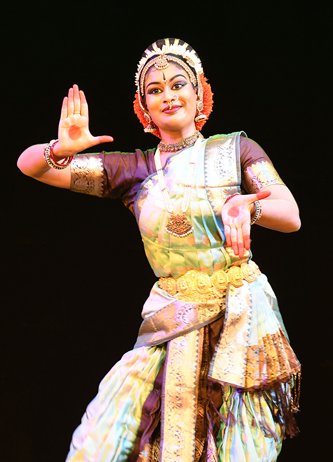 kuchipudi_20dance_20in_20hyderabad__20_284_29.jpg 4