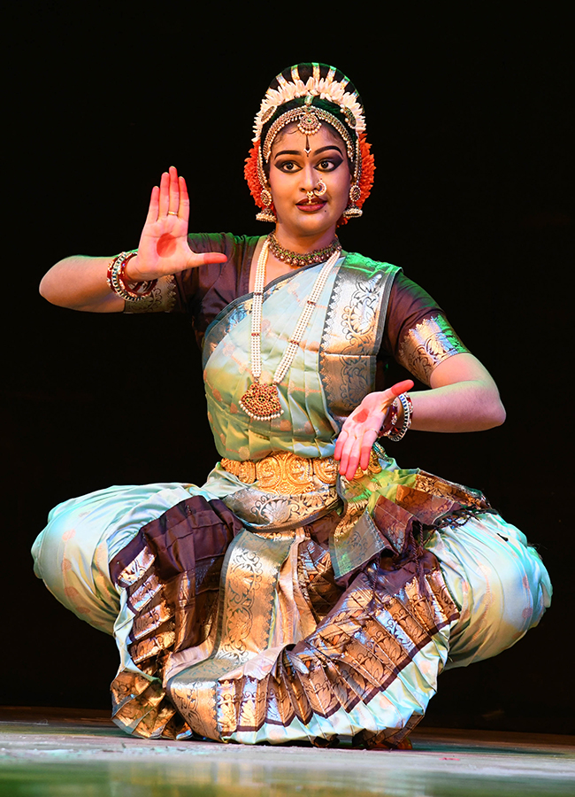 kuchipudi_20dance_20in_20hyderabad__20_286_29.jpg 6