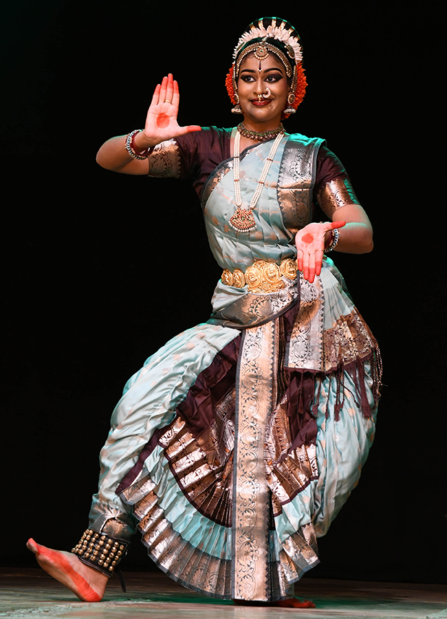kuchipudi_20dance_20in_20hyderabad__20_287_29.jpg 7
