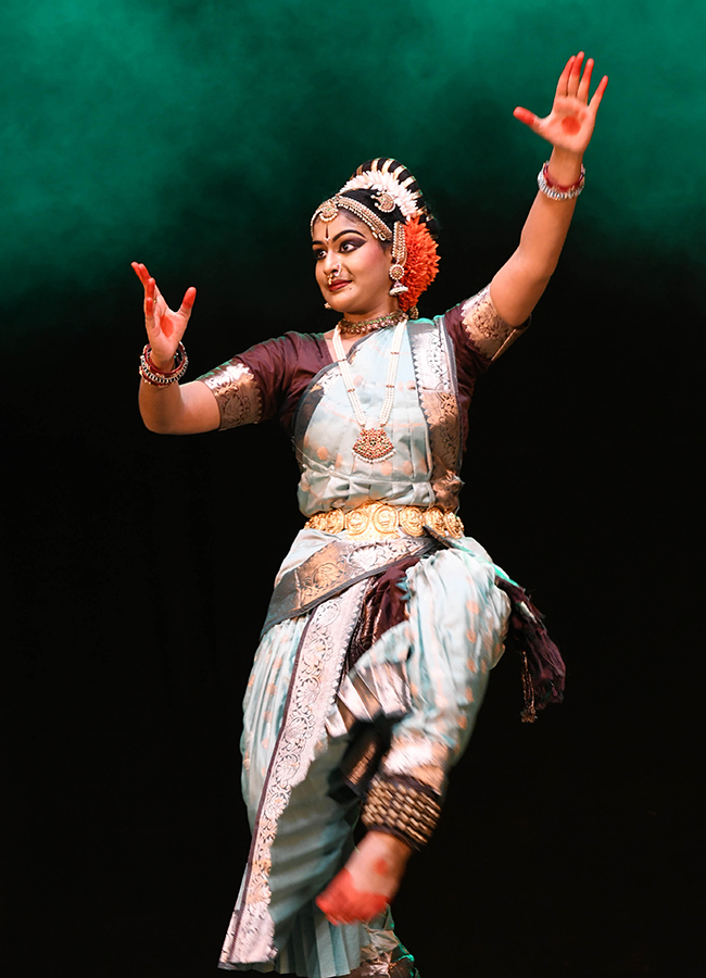 kuchipudi_20dance_20in_20hyderabad__20_289_29.jpg 9