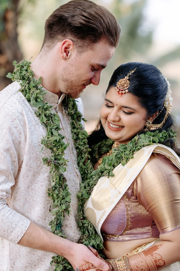 Malayalam_20Actress_20And_20social_20media_20influencer_20Gayatri_20Gopi_20Married_20British_20Man_20Photos_20_284_29.jpg 5