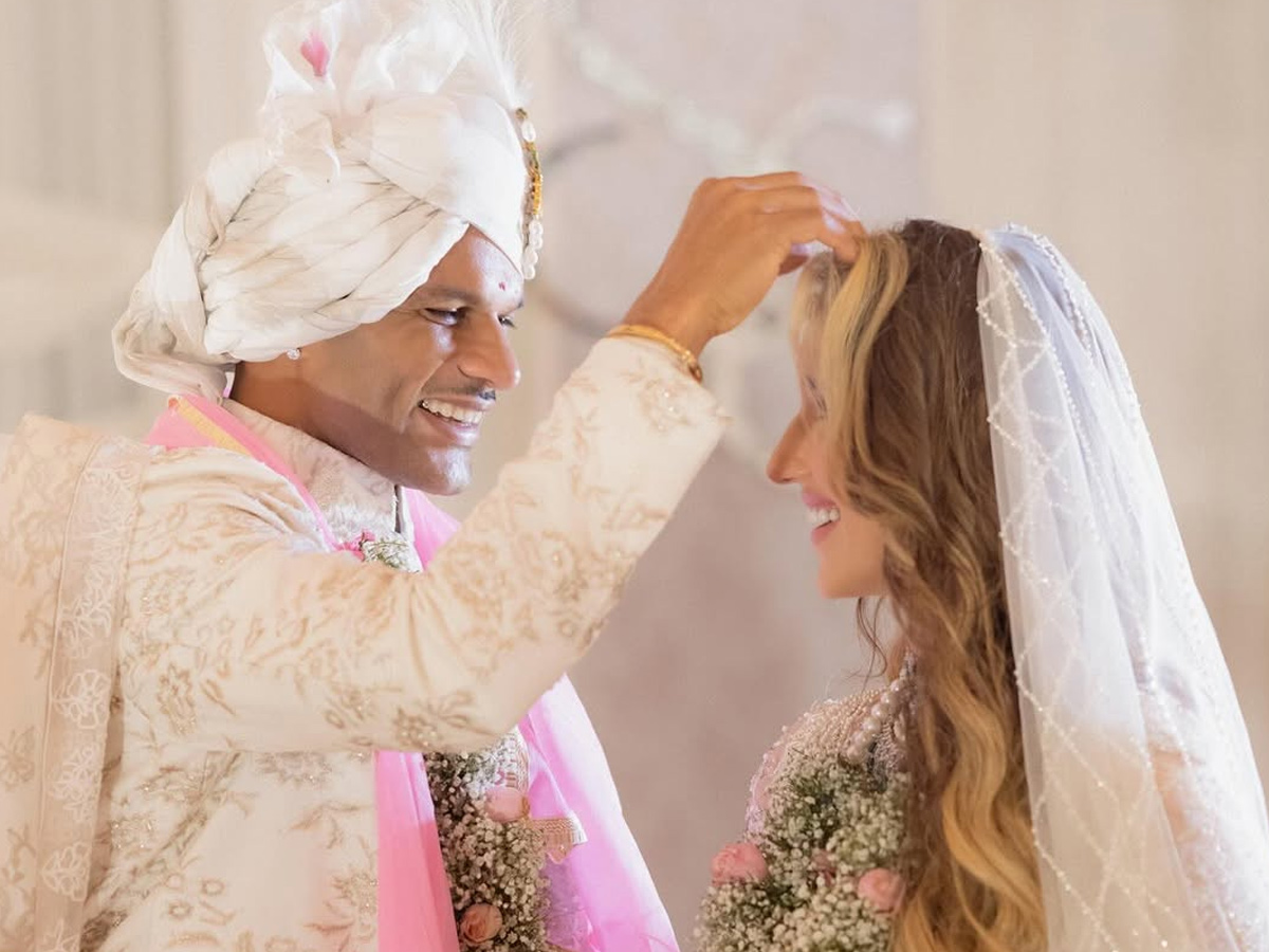 Shikhar_20Dhawan_20Marries_20Sophie_20Shine_20In_20Private_20Ceremony_20Photos_20_283_29.jpg 3