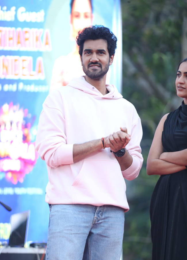 Niharika_20Konidela_20Raakaasaa_20Movie_20Promotion_20At_20Amalapuram__20_2816_29.jpg 16