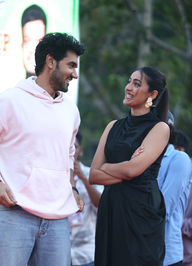 Niharika_20Konidela_20Raakaasaa_20Movie_20Promotion_20At_20Amalapuram__20_2818_29.jpg 18