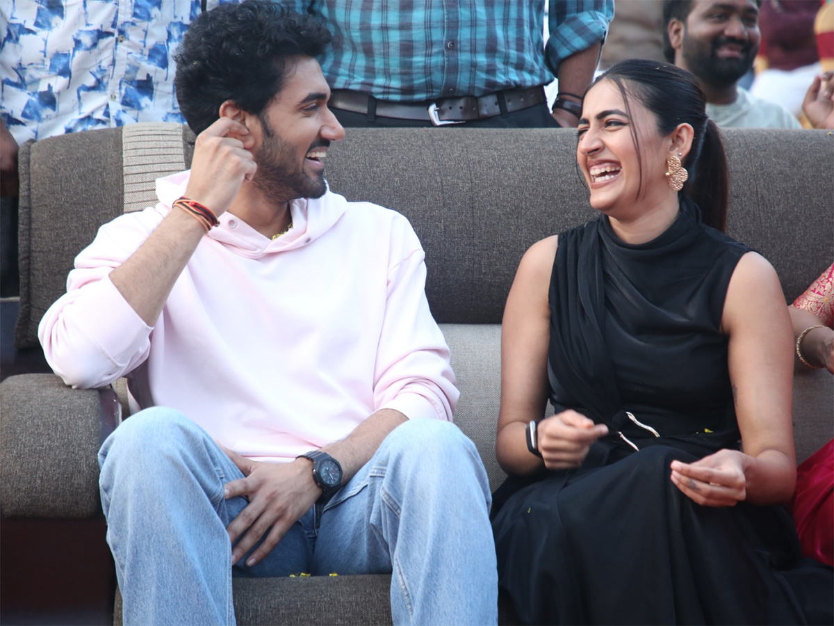 Niharika_20Konidela_20Raakaasaa_20Movie_20Promotion_20At_20Amalapuram__20_282_29.jpg 2