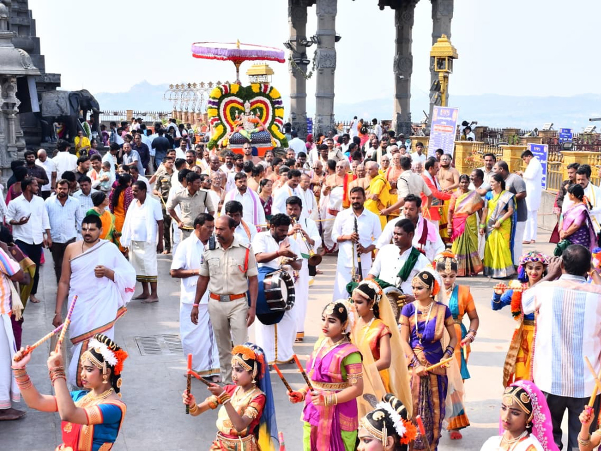 Yadagirigutta_20Sri_20Lakshmi_20Narasimha_20Swamy_20Annual_20Brahmotsava__20_284_29.jpg 4