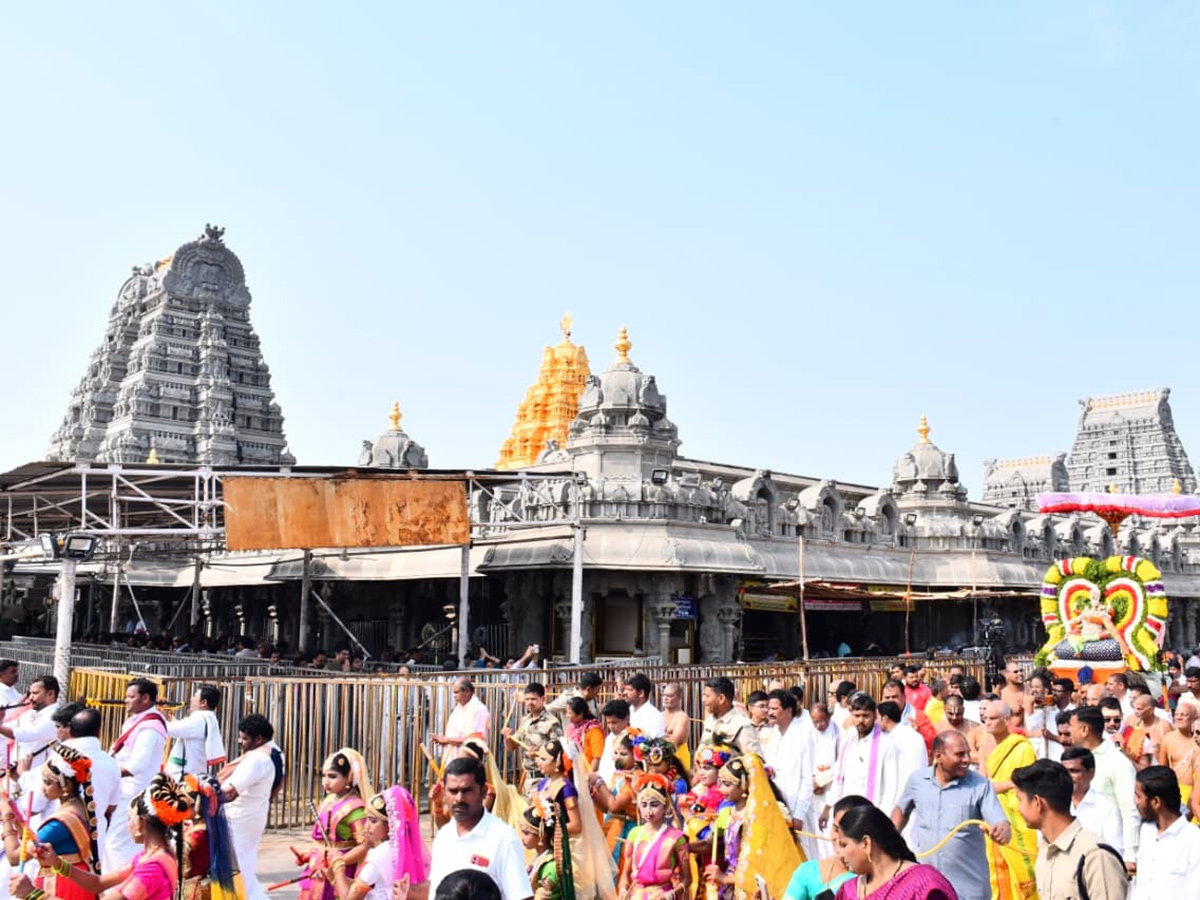 Yadagirigutta_20Sri_20Lakshmi_20Narasimha_20Swamy_20Annual_20Brahmotsava__20_285_29.jpg 5