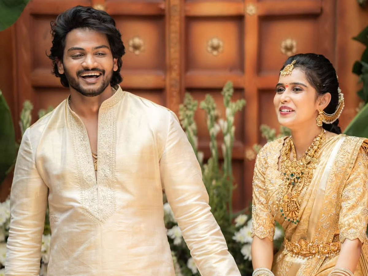 Shanmukh_20Jaswanth_20Engagement_20Photos_20_287_29.jpg 8