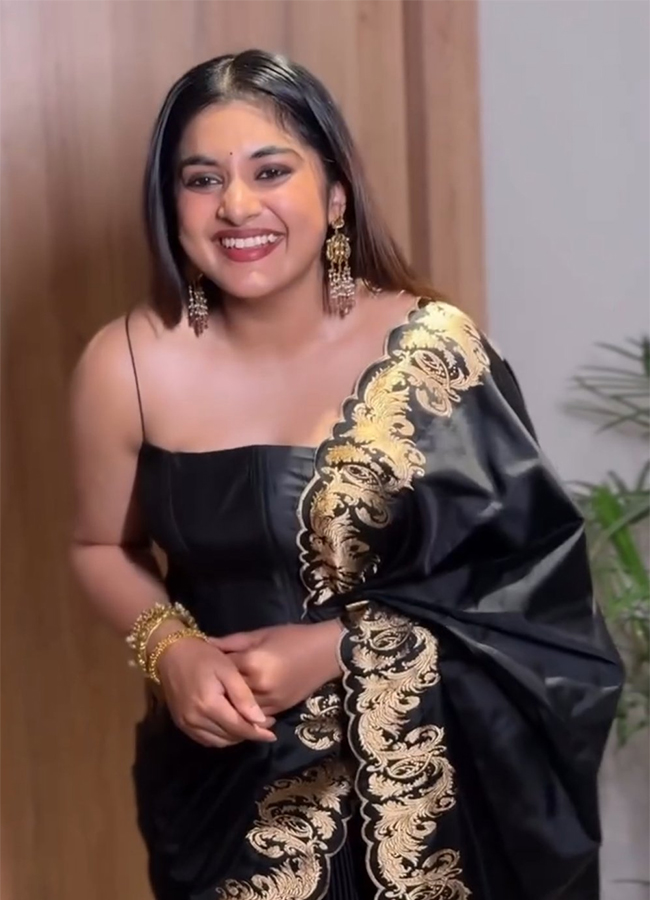 Actress_20Nivetha_20Thomas_20New_20Look_20HD_20Photos__20_2811_29.jpg 11