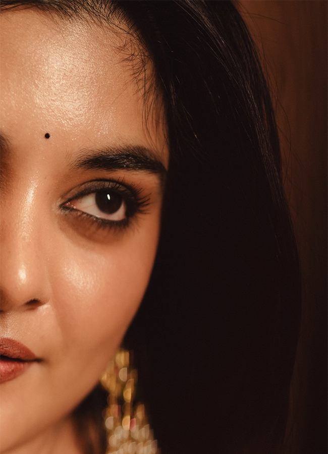 Actress_20Nivetha_20Thomas_20New_20Look_20HD_20Photos__20_286_29.jpg 6