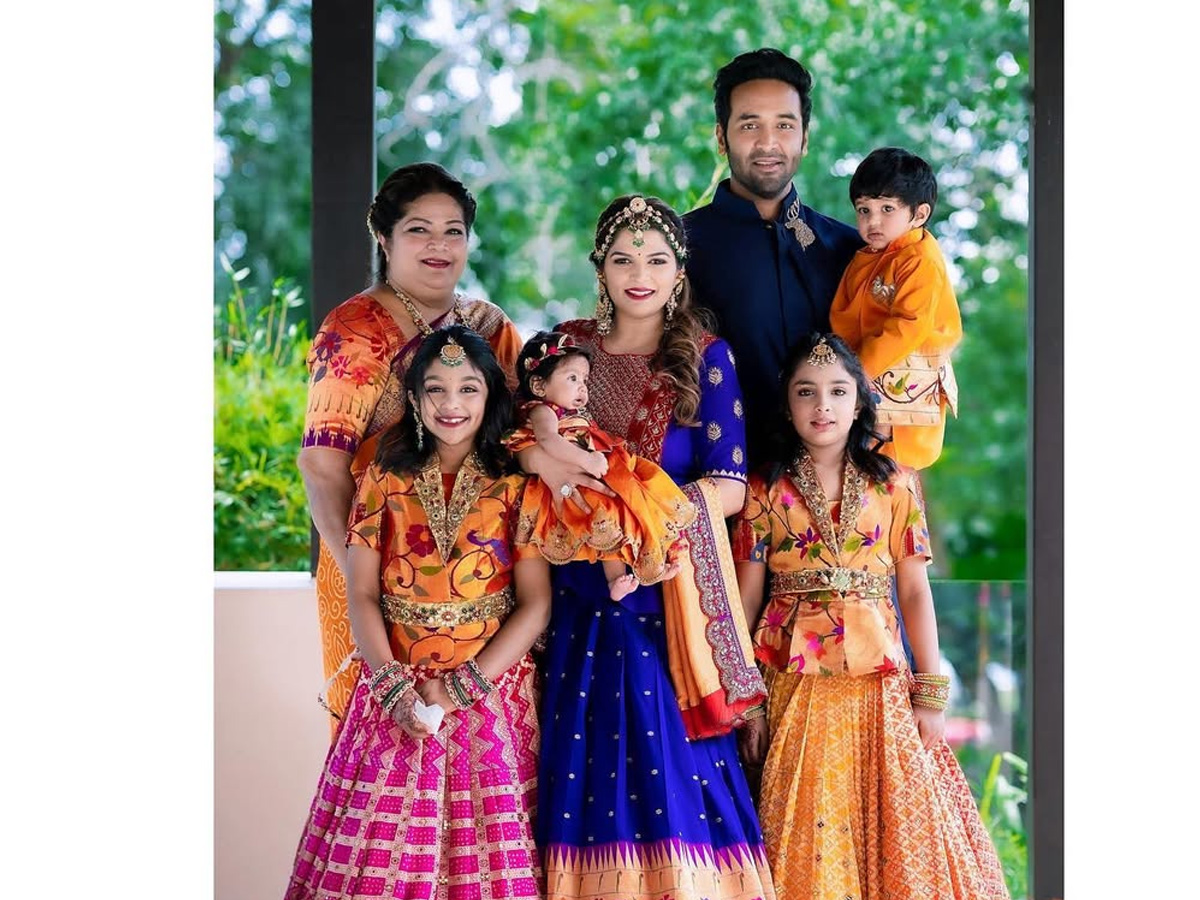 Vishnu_20Manchu_20wife_20Viranica_20Birthday_20wishes_20to_20Her_20mother_20with_20beautiful_20Photos_20_287_29.jpg 8