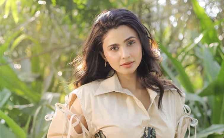 daisyshah.jpg