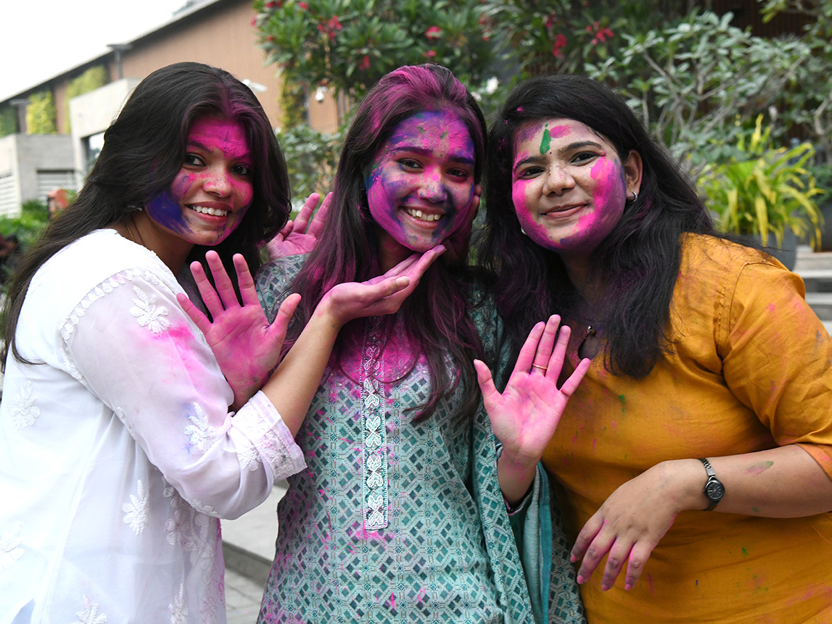Holi_20Festival_20of_20Colors_202026_20Celebrations_20In_20Hyderabad__20_281_29.jpg 1