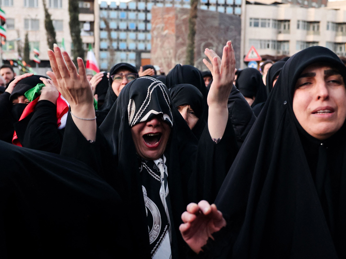Iran_20mourns_20the_20demise_20of_20Supreme_20leader_20Ayatollah_20Ali_20Khamenei_20_2815_29.jpg 16