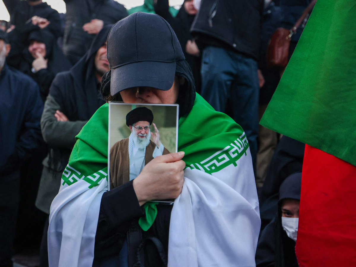 Iran_20mourns_20the_20demise_20of_20Supreme_20leader_20Ayatollah_20Ali_20Khamenei_20_284_29.jpg 5