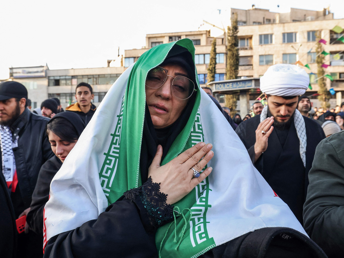 Iran_20mourns_20the_20demise_20of_20Supreme_20leader_20Ayatollah_20Ali_20Khamenei_20_286_29.jpg 7