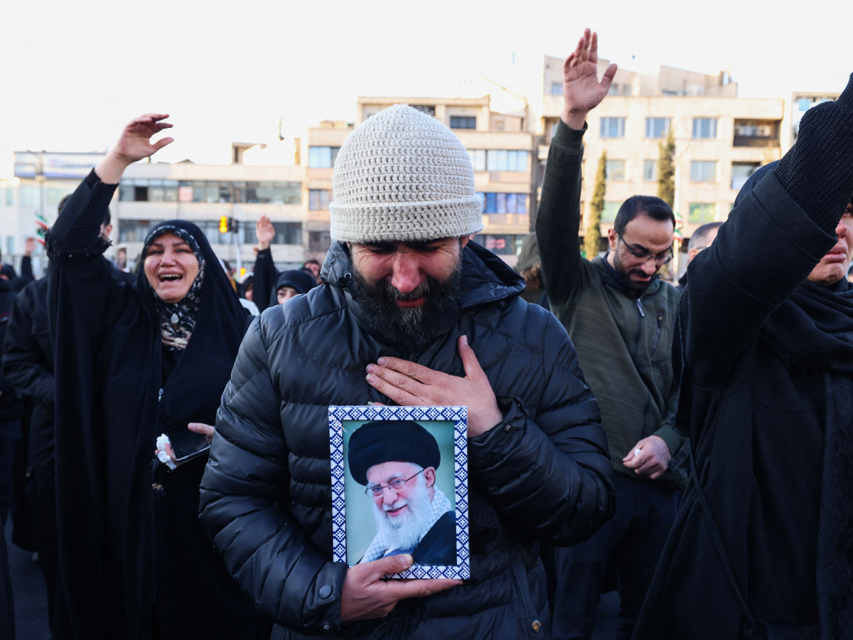 Iran_20mourns_20the_20demise_20of_20Supreme_20leader_20Ayatollah_20Ali_20Khamenei_20_287_29.jpg 8